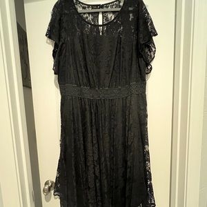 Torrid black lace keyhole back dress